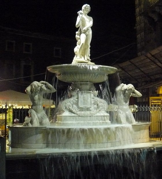 (13) Catania by night 
